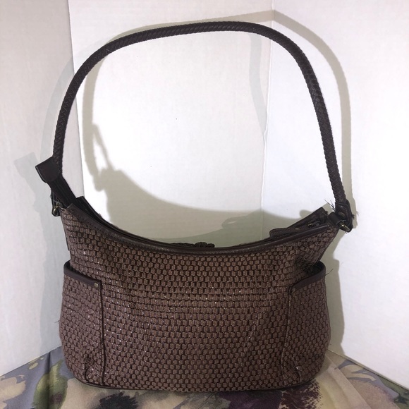 Relic Weaved Tassel Purse - Picture 8 of 15